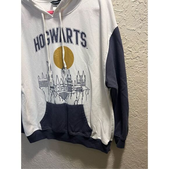 Harry Potter Hogwarts Pullover Hoodie Woman’s Size XL - Picture 2 of 8